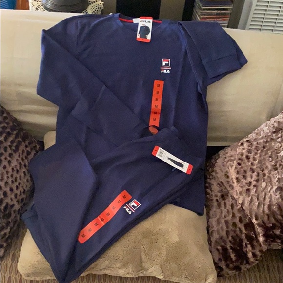 MEN’s Fila Sweat Shirt/Sweat Pants Combo (Medium) - Picture 1 of 8